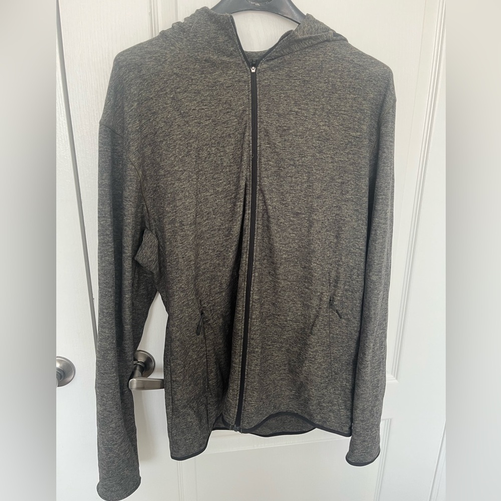 Lululemon Men’s Warm Full Zip hoodie Size Large